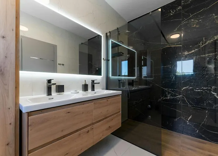 Kate Zadarvillas * Knezevic