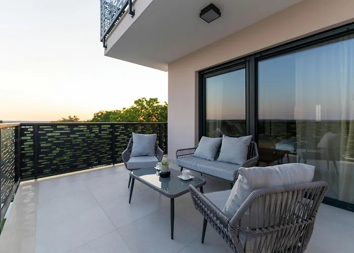 فيلة Kate Zadarvillas