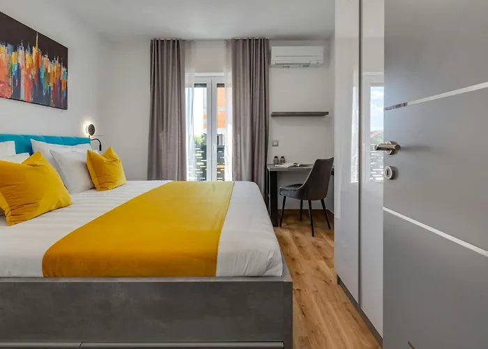 Kate Zadarvillas * Knezevic