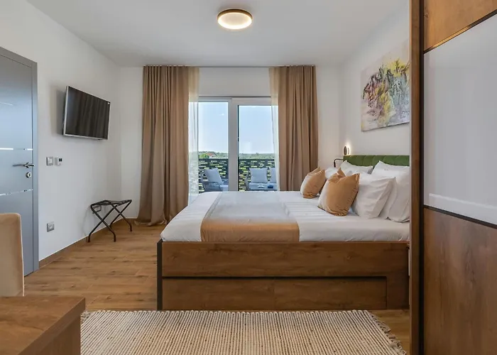 Kate Zadarvillas Knezevic