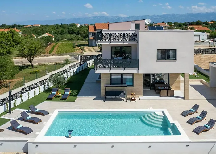Kate Zadarvillas