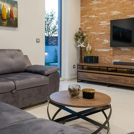 Kate Zadarvillas Villa *