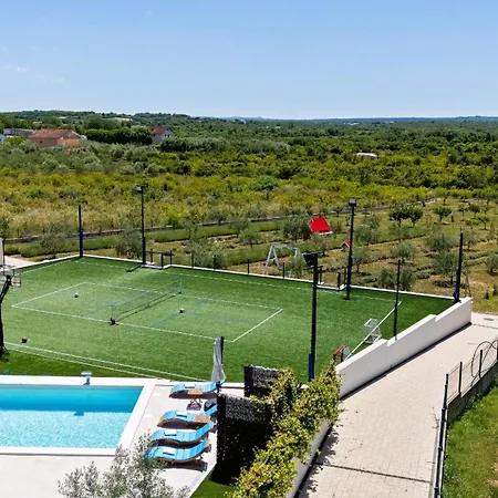 Kate Zadarvillas Knezevic