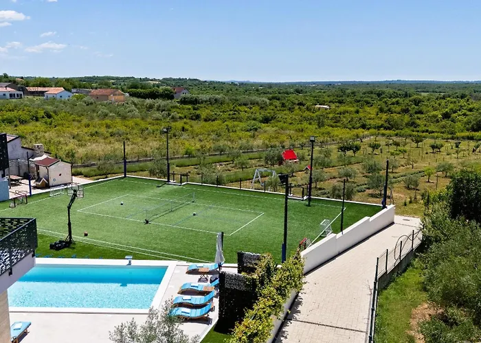 Kate Zadarvillas Knezevic